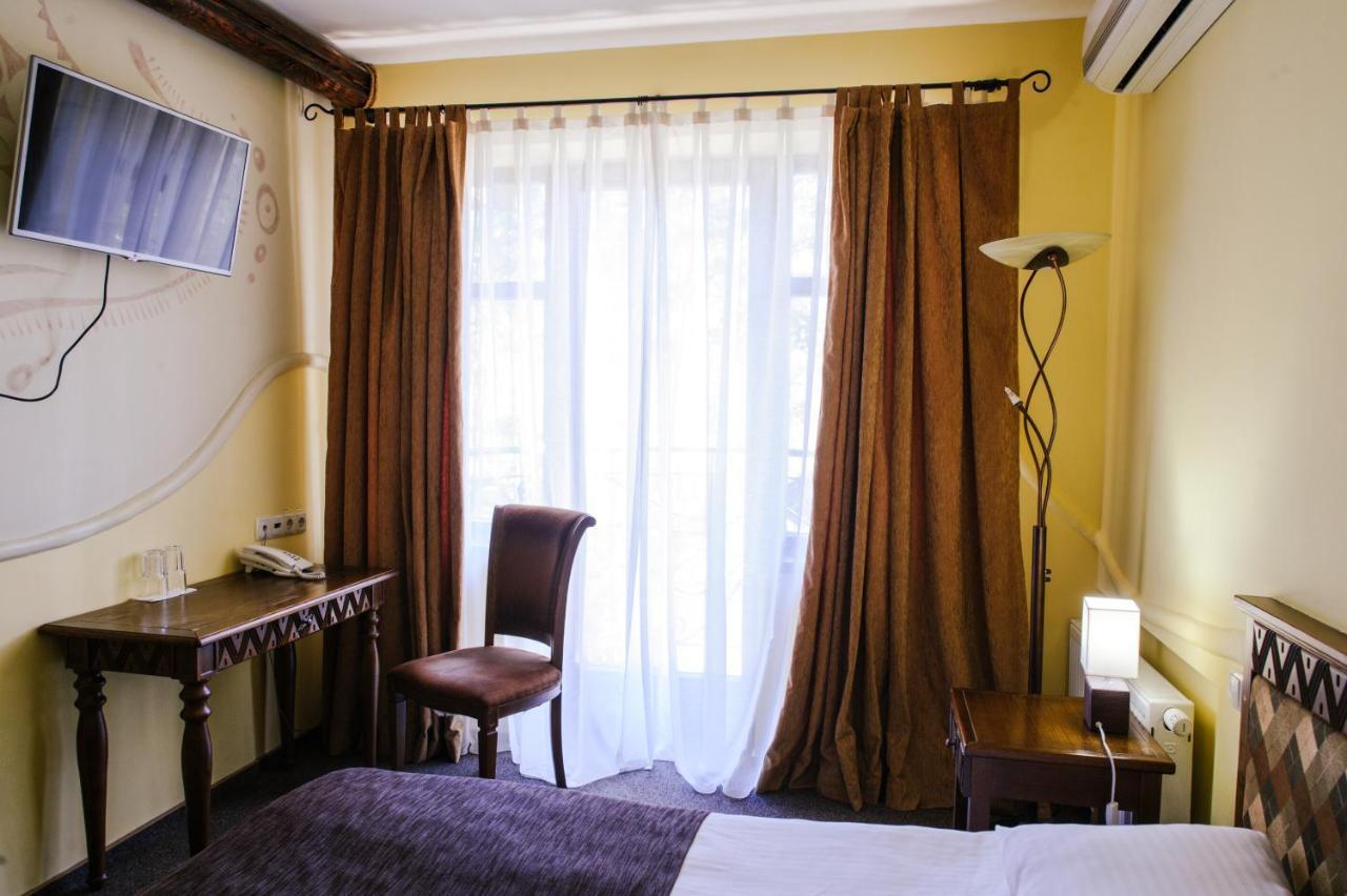 Hotel Трипільське Сонце Podgortsy  Exterior foto